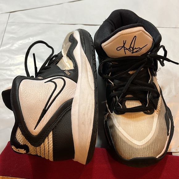 Nike Kyrie Infinity Panda Men's Size 6 Black White Sneaker DO9616-100 high tops - Picture 10 of 12